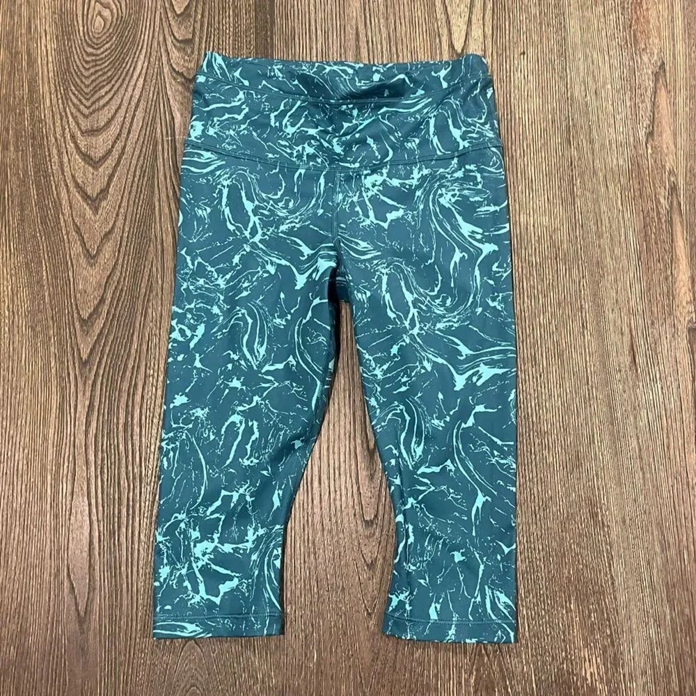 Athleta Womens Accelerate Crop Leggings Blue Ripple Marble Borealis Size S